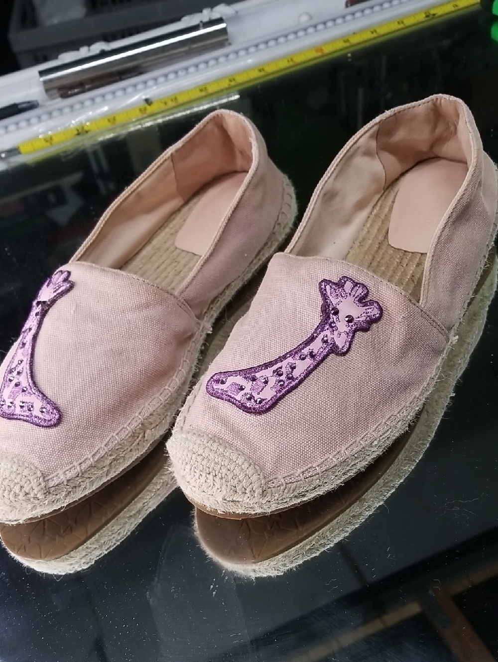 Womens 8.5 Kate Spade Garden Giraffe Espadrilles in a pale vellum (light pink)
